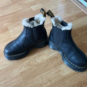 Doc marten black Chelsea platform boots.